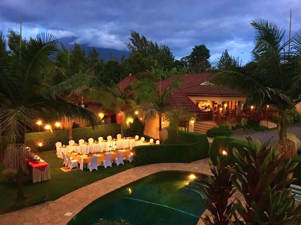Ahadi Lodge アルーシャ エクステリア 写真